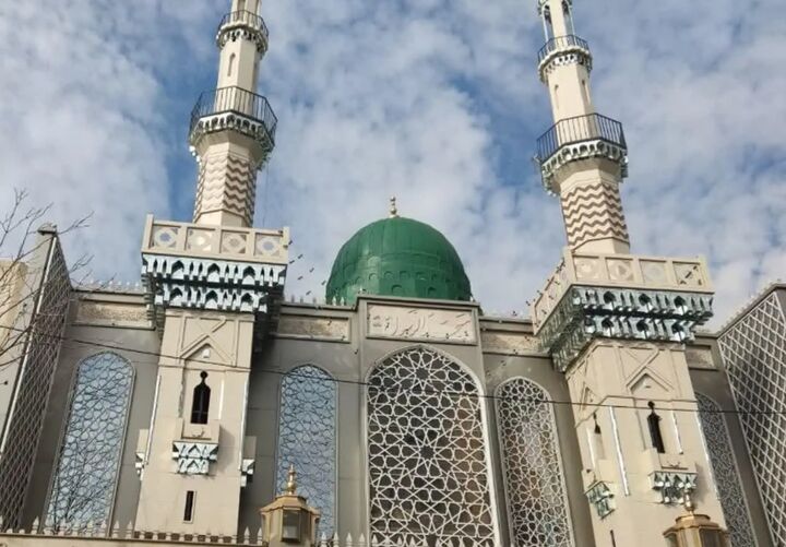 مسجدی که حال و هوای مسجد النبی(ص) را به شرق تهران آورده است