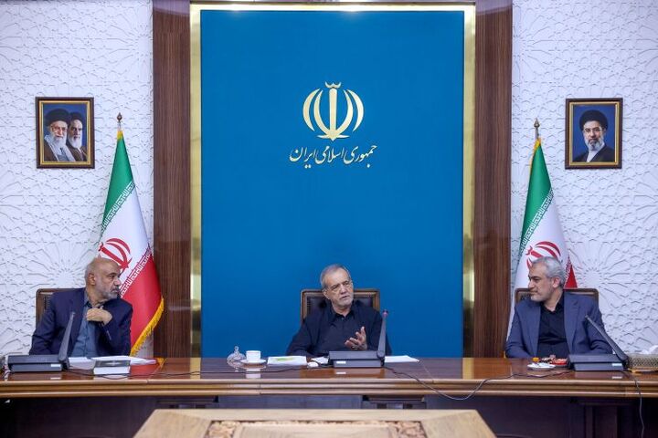 پزشکیان: مسجدمحوری؛ راه راستی‌آزمایی و ارزیابی وضعیت درآمدی و اقتصادی خانوارها
