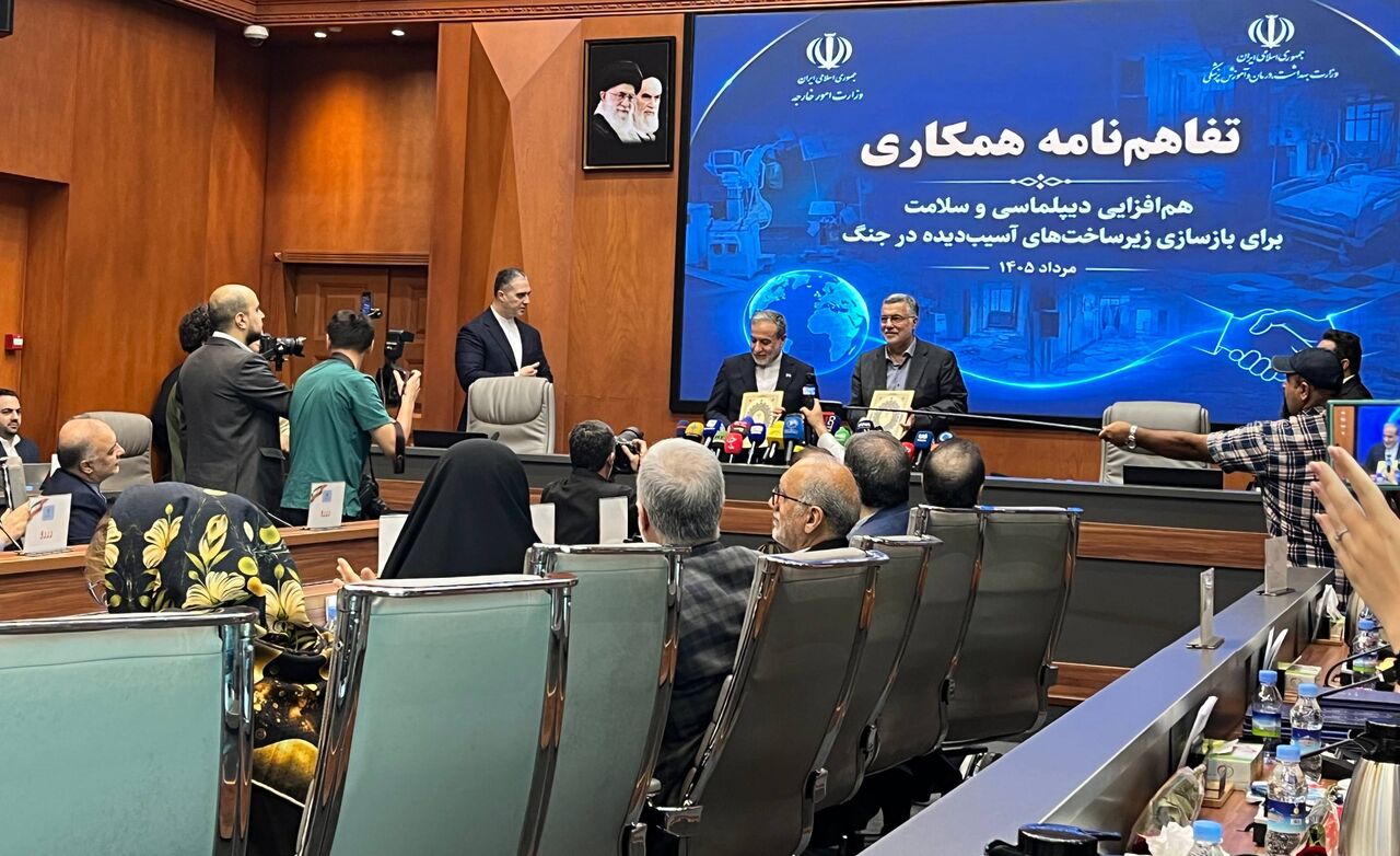 عراقچی: یکی از اقدامات سخت وزارت خارجه در دوران جنگ، تامین نیازهای درمانی بود