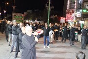 عزاداری مردم کوهدشت در شب ۲۸ صفر در میدان امام(ره) همزمان با موج ۱۶۴ حضور مردم