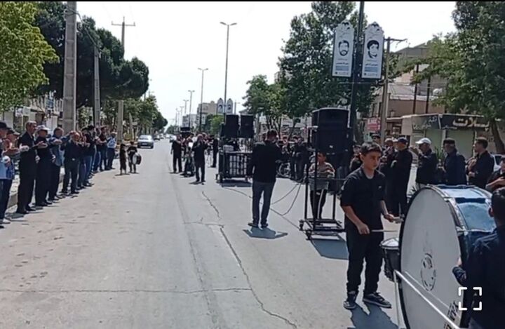 نوای عزا در کردستان طنین‌انداز شد؛ مردم در سوگ رحلت پیامبر(ص)