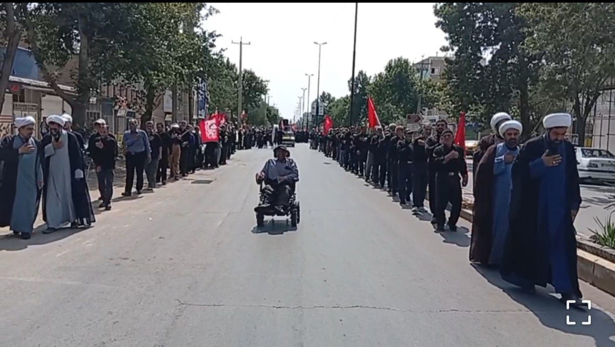 نوای عزا در کردستان طنین‌انداز شد؛ مردم در سوگ رحلت پیامبر(ص)