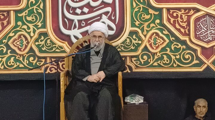 امروز مصداق جلوه امامت، ولایت فقیه است / انقلاب اسلامی معجزه قرن