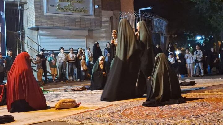 اجرای تئاتر خیابانی «صحرای میناب» در تجمع حماسه و اقتدار سقز