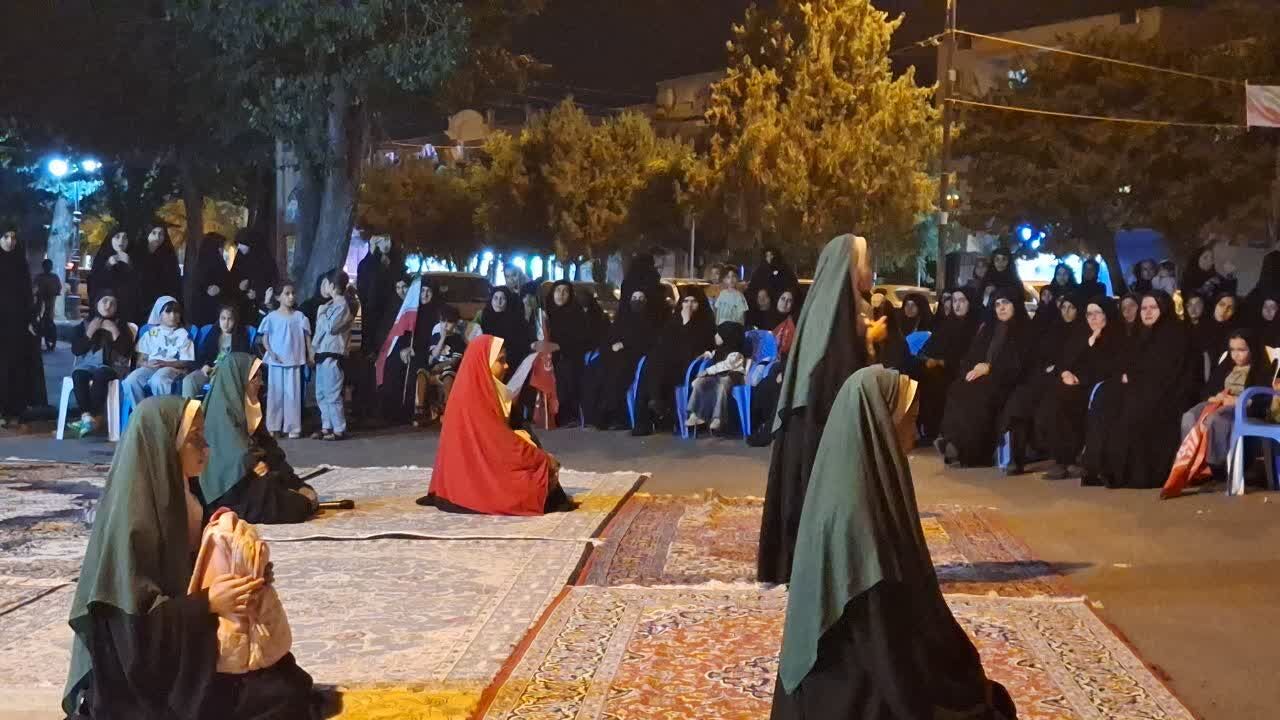 اجرای تئاتر خیابانی «صحرای میناب» در تجمع حماسه و اقتدار سقز