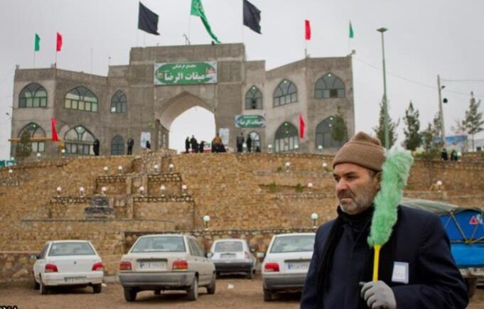از جاده تا بهشت؛ روایتی از خدمت عاشقانه به زائران امام رضا(ع)