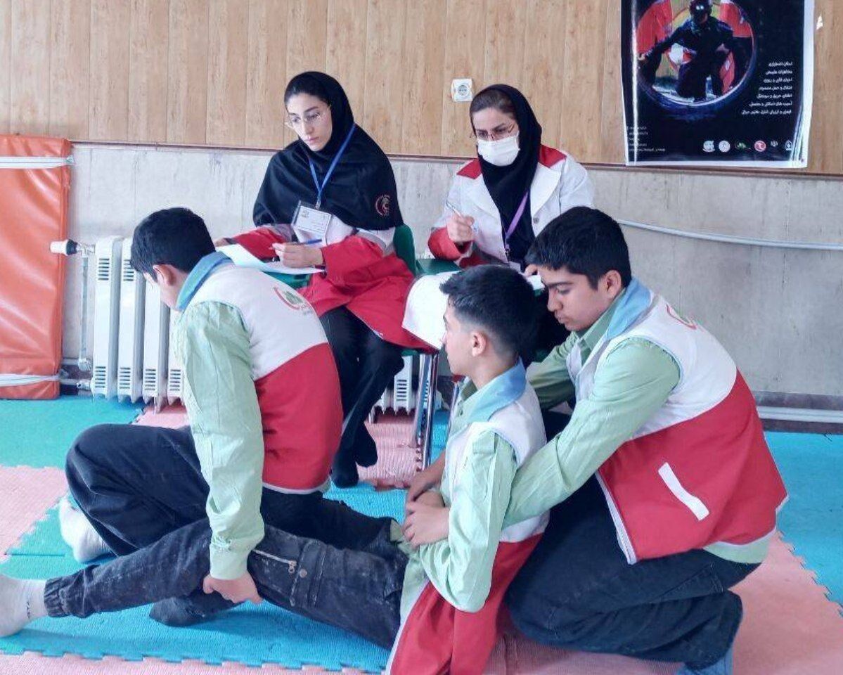 عملکرد سه‌ماهه جوانان هلال‌احمر کردستان؛ ۱۸۱ برنامه عام‌المنفعه با مشارکت هزاران نفر