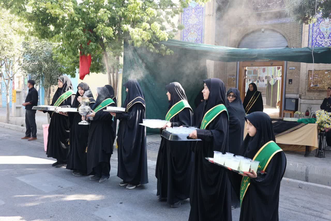 از صحن مسجد تا جاده دلدادگی؛ نوجوانان «قدسیان اباصالح» میزبانان سوگ رضوی در شهرکرد شدند