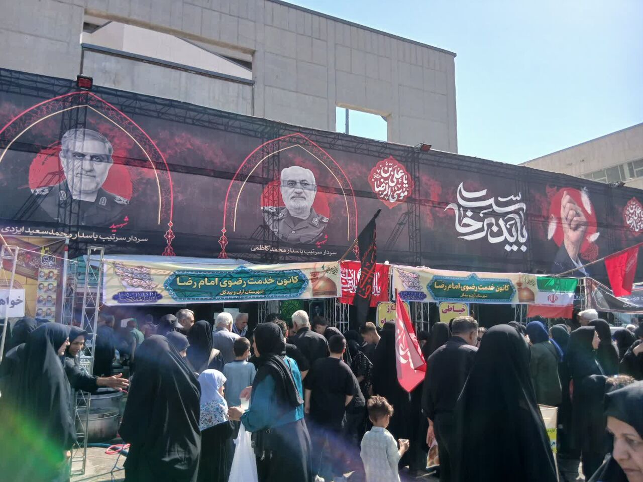 خدمت ۱۲۳ خادمیار و یاور آران و بیدگلی به زائران رضوی در مشهد