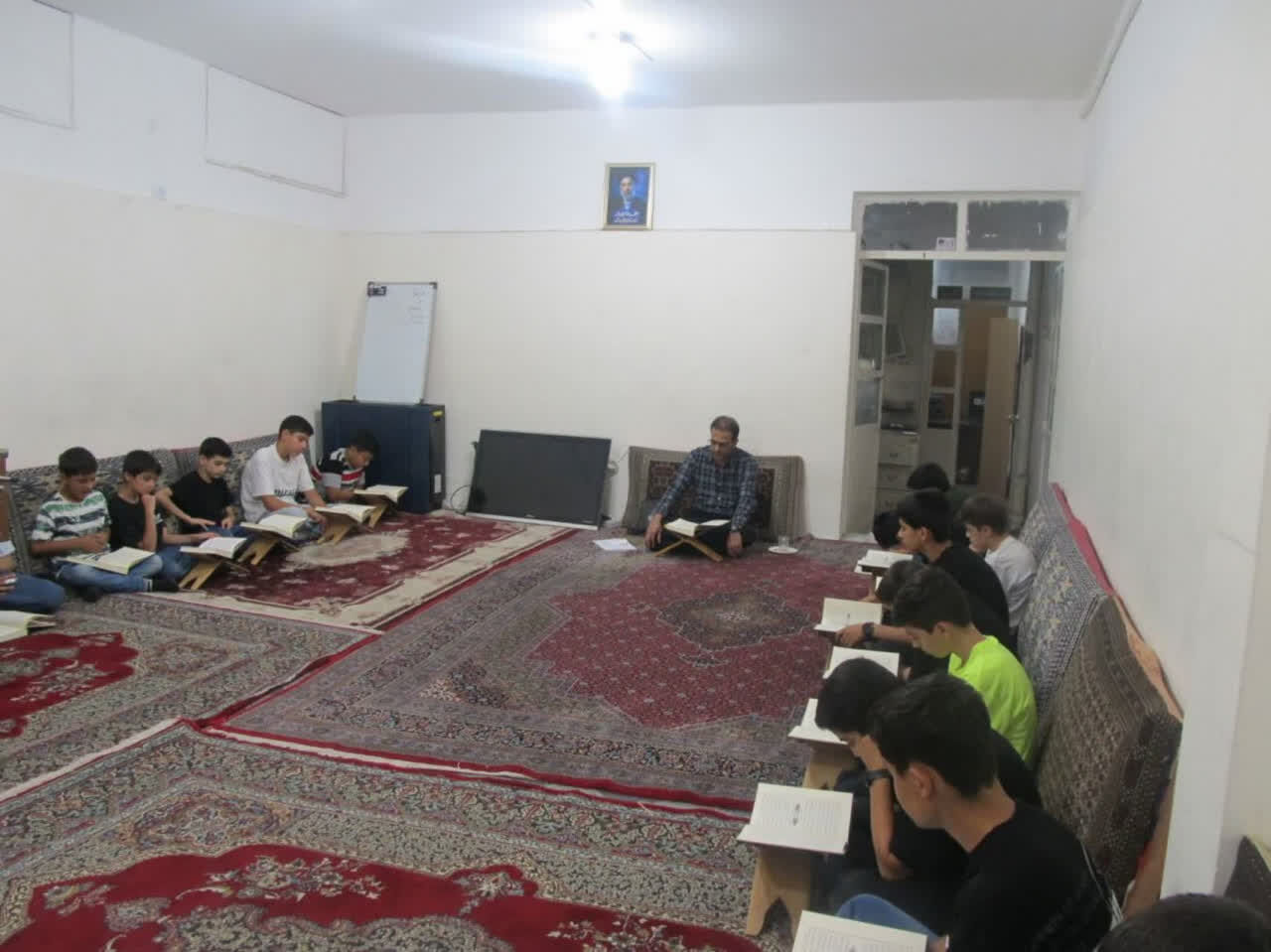 از محراب تا زمین فوتسال؛ مسجدی که نوجوانان زنجانی را با قرآن و رفاقت همراه میکند