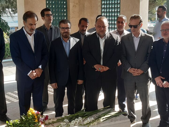 حضور مدیران فرهنگی کشور در آیین غبارروبی مزار شهید گمنام کرمانشاه