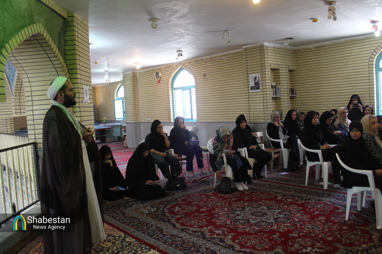 بازدید مدیر ستاد کانون فرهنگی هنری مساجد از کانون‌های مساجد فرخشهر