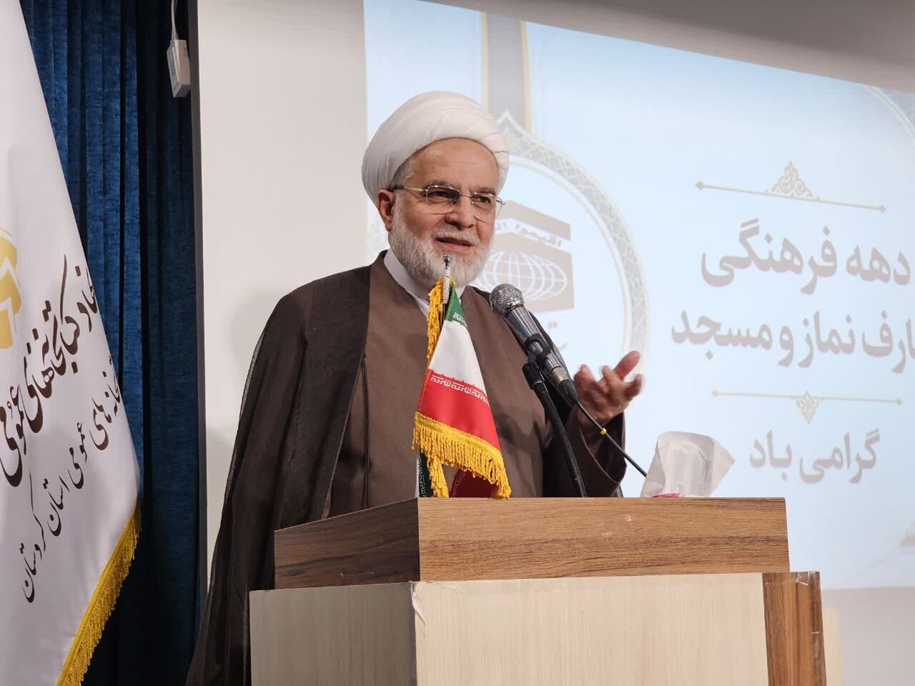 نماز؛ پناهی برای عبور از بحران‌های زندگی و راهی برای بازگشت آرامش به جامعه