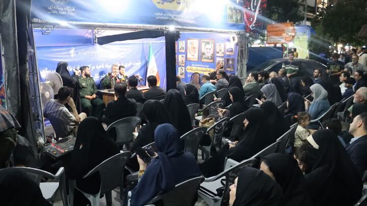 نشست خبری فرمانده سپاه ناحیه مرکزی رشت در سنگر خیابان
