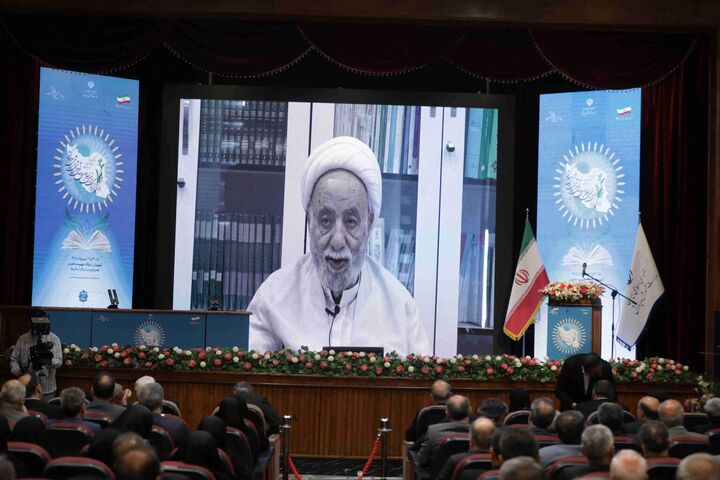 معلم روی انسان کار می‌کند؛ ارزش کار معلم از انسان‌سازی اوست