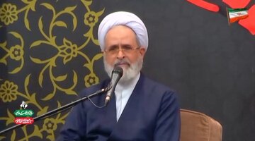 آیت‌الله اعرافی: با رهبر انقلاب پیمان می‌بندیم بر سر راه امام شهید تا پای جان خواهیم ایستاد