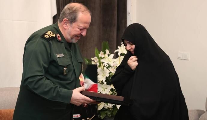 سرپرست وزارت دفاع: مسیر پیشرفت صنعت دفاعی با قدرت ادامه دارد