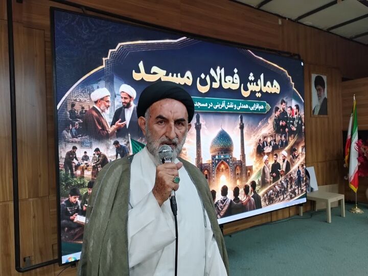 مساجد نباید به برگزاری یک وعده نماز و برنامه‌های مناسبتی محدود شوند