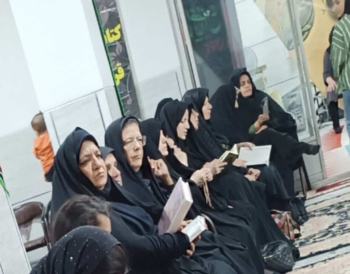 برگزاری محفل هفتگی تدبر در قرآن بانوان در موسسه بیت الزهرا(س) آران و بیدگل