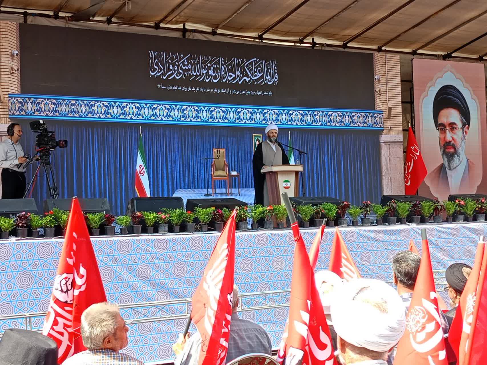 هم‌عهدی سنگربانان مسجد در میدان فلسطین با شعار «مسجد، پایگاه مقاومت و خونخواهی»