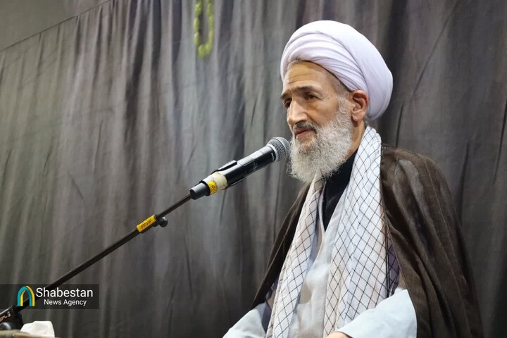 ملت ایران حق دارد پرچم خونخواهی را تا تحقق عدالت برافراشته نگه دارد