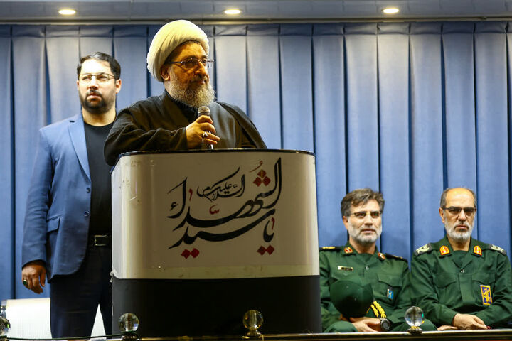 ملت ایران در دفاع از دین، انقلاب و استقلال کشور خستگی‌ناپذیر است