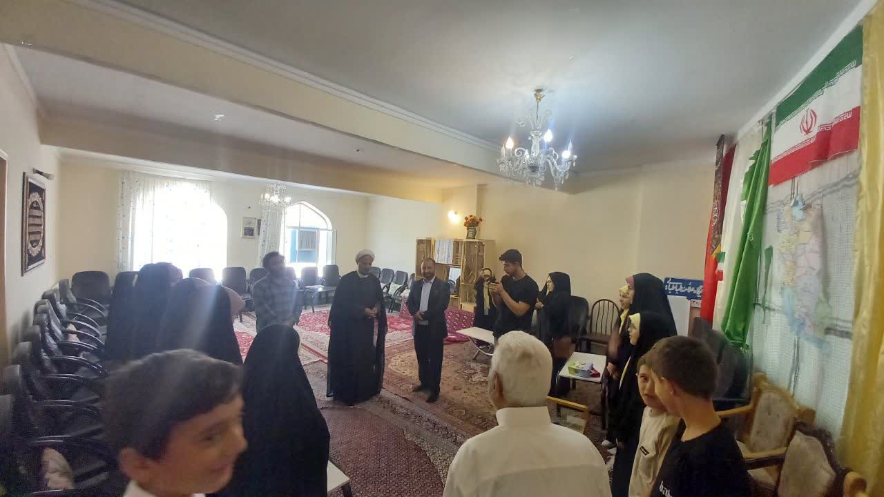 اعضای کانون فرهنگی مسجد محمد رسول الله ارومیه، پابوسی مشهد الرضا را از رئیس ستاد گرفتند