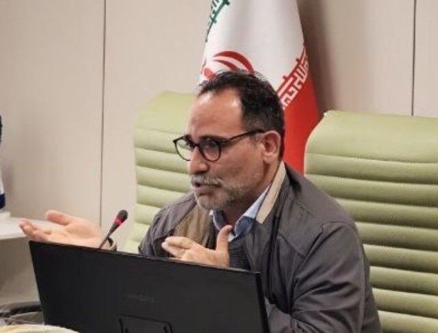 کاشی از مهمترین عناصر تزیینی و هویت‌ساز در معماری مساجد است