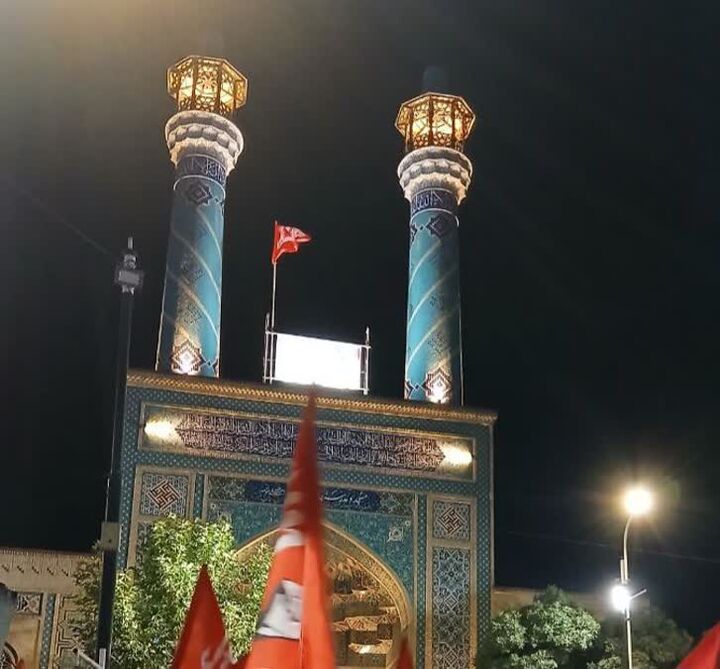 پرچم سرخ «یالثارات الحسین» در مساجد زنجان برافراشته شد