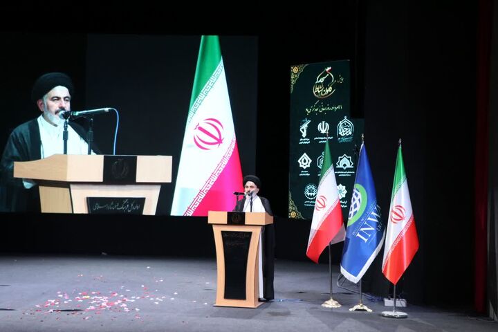 مسجد؛ پایگاه اصلی ترویج فرهنگ توحیدی و نشاط اجتماعی است