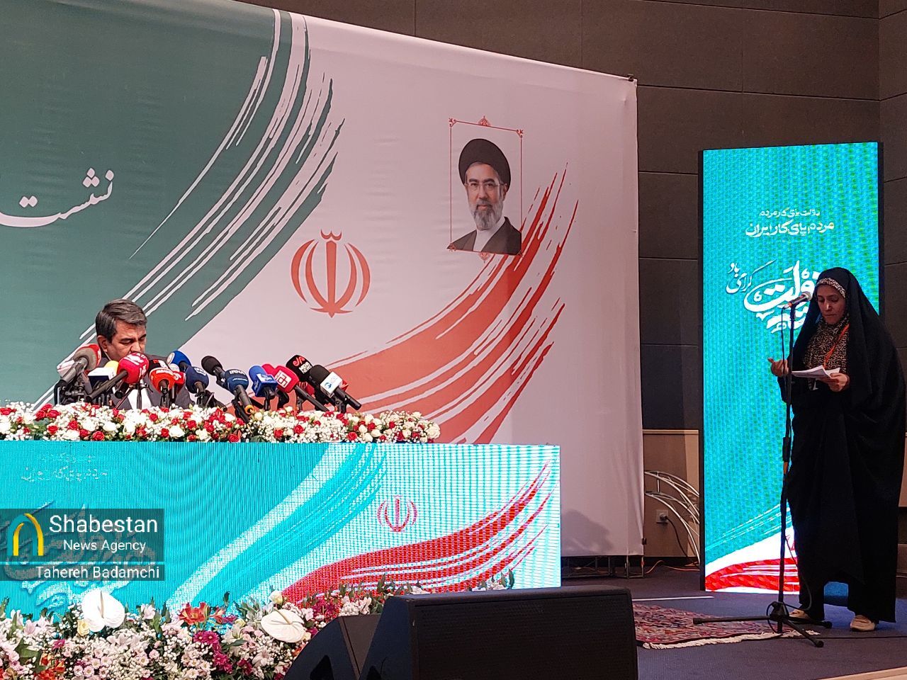 آنچه در نشست خبری استاندار کرمان به مناسبت هفته دولت گذشت؛ از اقدامات انجام شده تا موضوع حجاب و طرح جامع گلزار شهدا