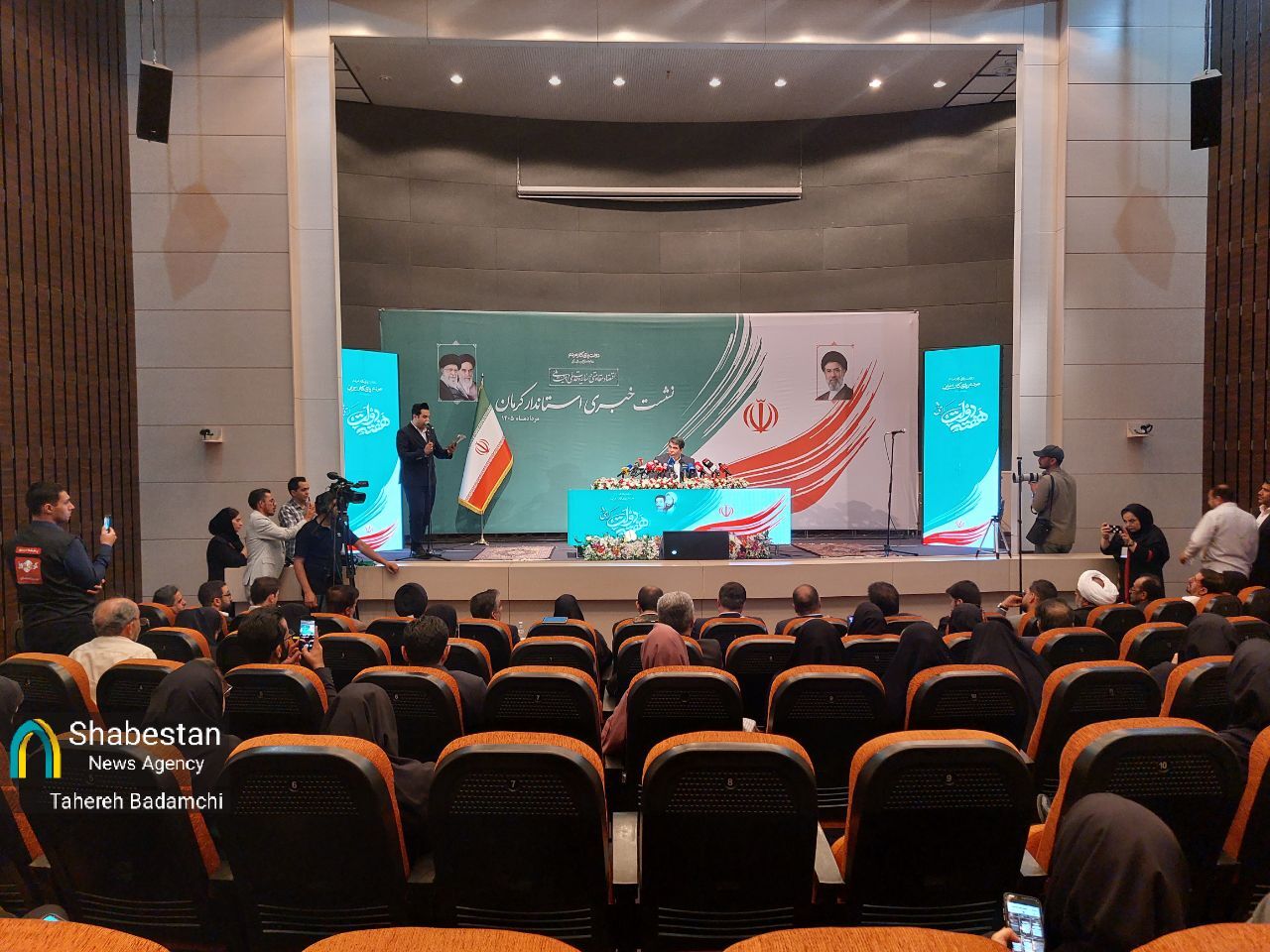 آنچه در نشست خبری استاندار کرمان به مناسبت هفته دولت گذشت؛ از اقدامات انجام شده تا موضوع حجاب و طرح جامع گلزار شهدا