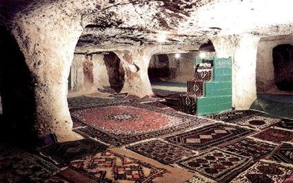 مساجد عجیب ایران؛ از مسجدی در دل غار تا مسجدی که شبیه معبد هندی است
