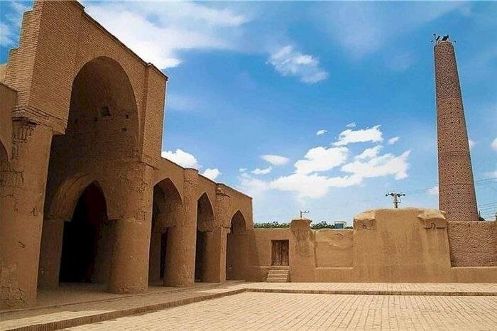 مساجد عجیب ایران؛ از مسجدی در دل غار تا مسجدی که شبیه معبد هندی است