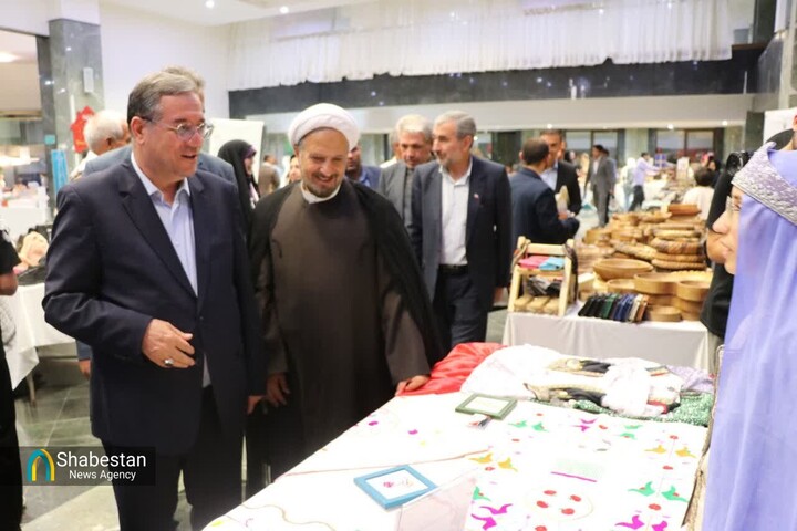 بازدید رئیس ستاد کانون‌های مساجد کشور از نمایشگاه «شکوه همدلی»