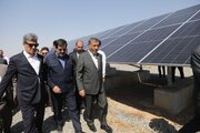 افتتاح ۵ نیروگاه‌ خورشیدی با حضور معاون اجرایی رئیس‌جمهور در قم