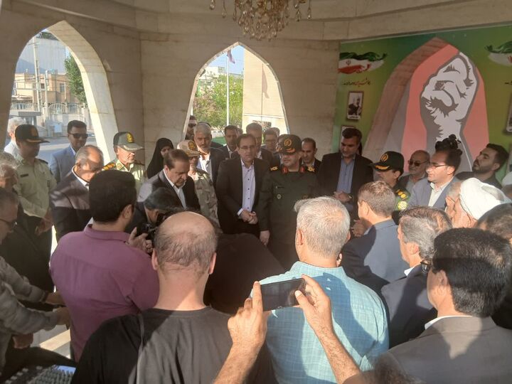 تجدید میثاق استاندار ایلام و مدیران استانی با آرمان‌های شهدا در آغاز هفته دولت