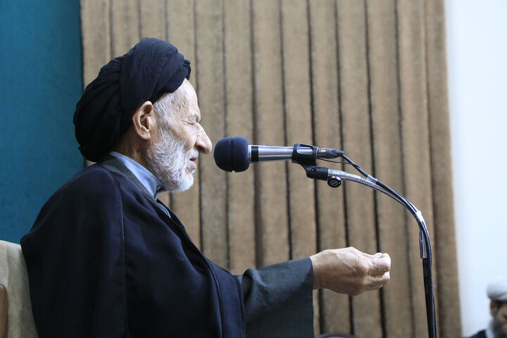 دولت در نظام جمهوری اسلامی جدا از مردم نیست