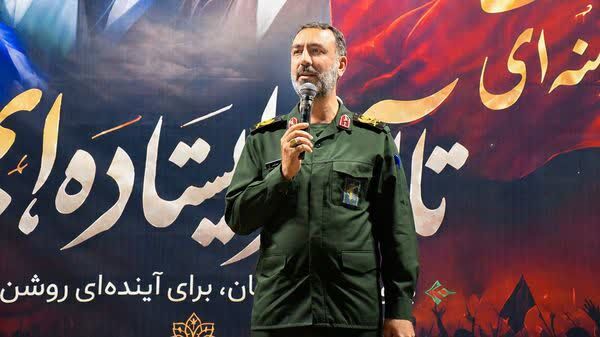 تنگه هرمز هرگز در اختیار بیگانگان قرار نمی‌گیرد
