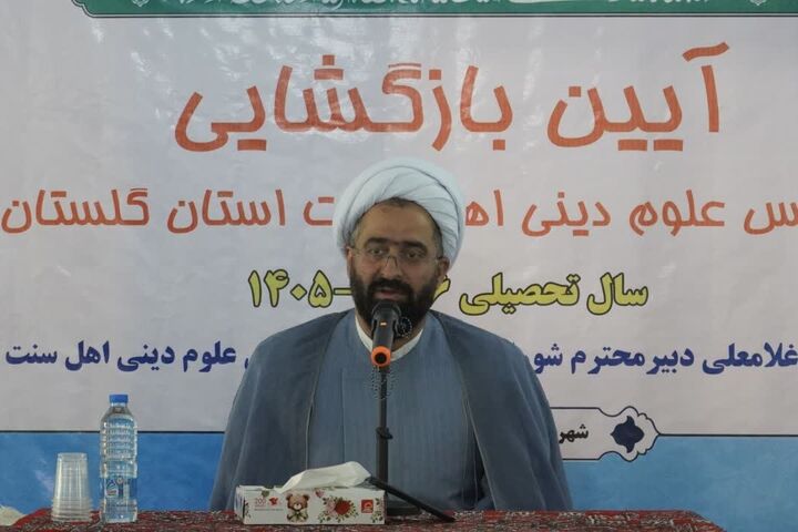 طلاب علوم دینی باید برای ایفای نقش در جهان اسلام توانمند شوند