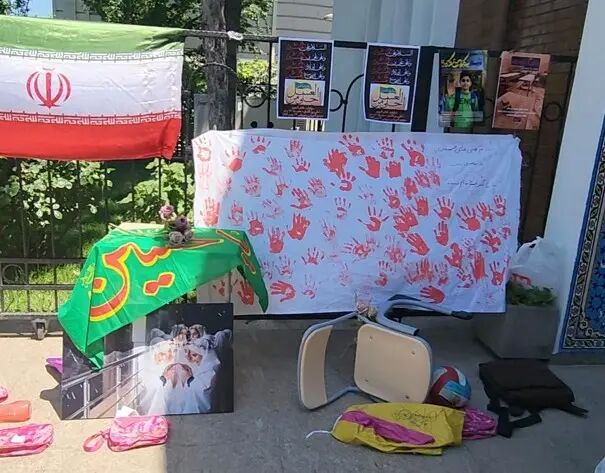 نمایش نقاشی‌های به‌جا مانده از دانش‌آموزان میناب در آنکارا