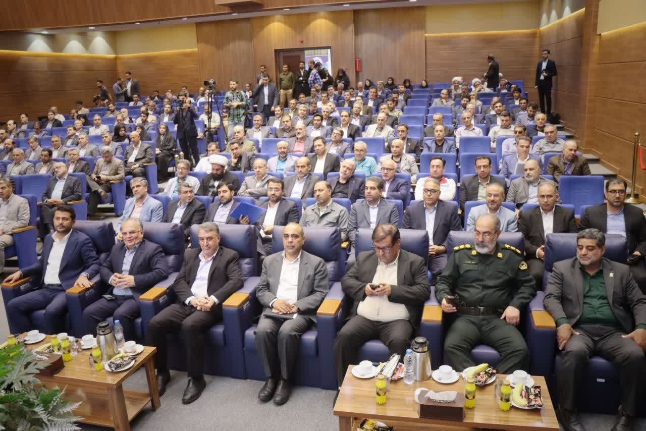 اقتدار ملی در گرو اقتصاد قدرتمند است/فعالان اقتصادی فرماندهان خط مقدم جنگ اقتصادیاند