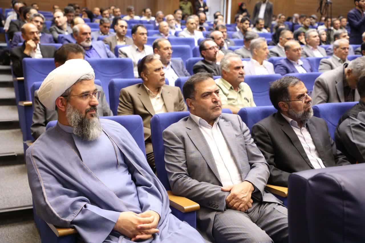 مطالبه عمومی خونخواهی رهبر شهید انقلاب(ره) با جدیت پیگیری شود