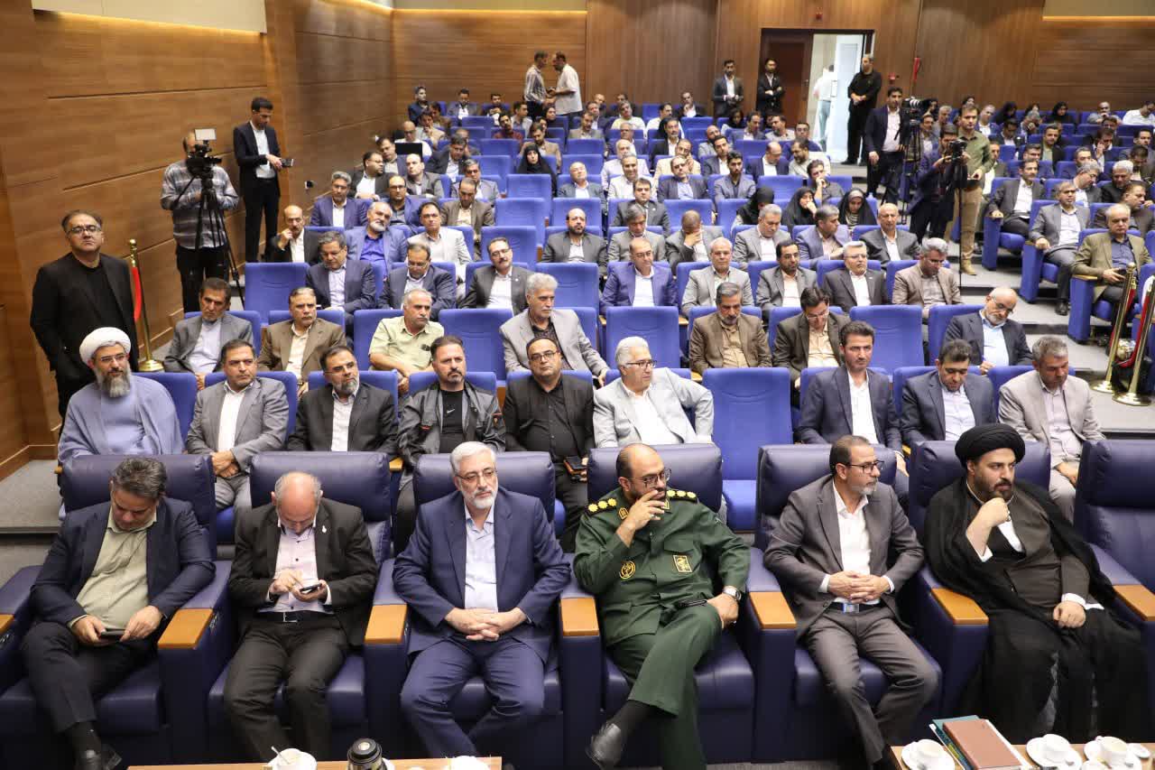 مطالبه عمومی خونخواهی رهبر شهید انقلاب(ره) با جدیت پیگیری شود