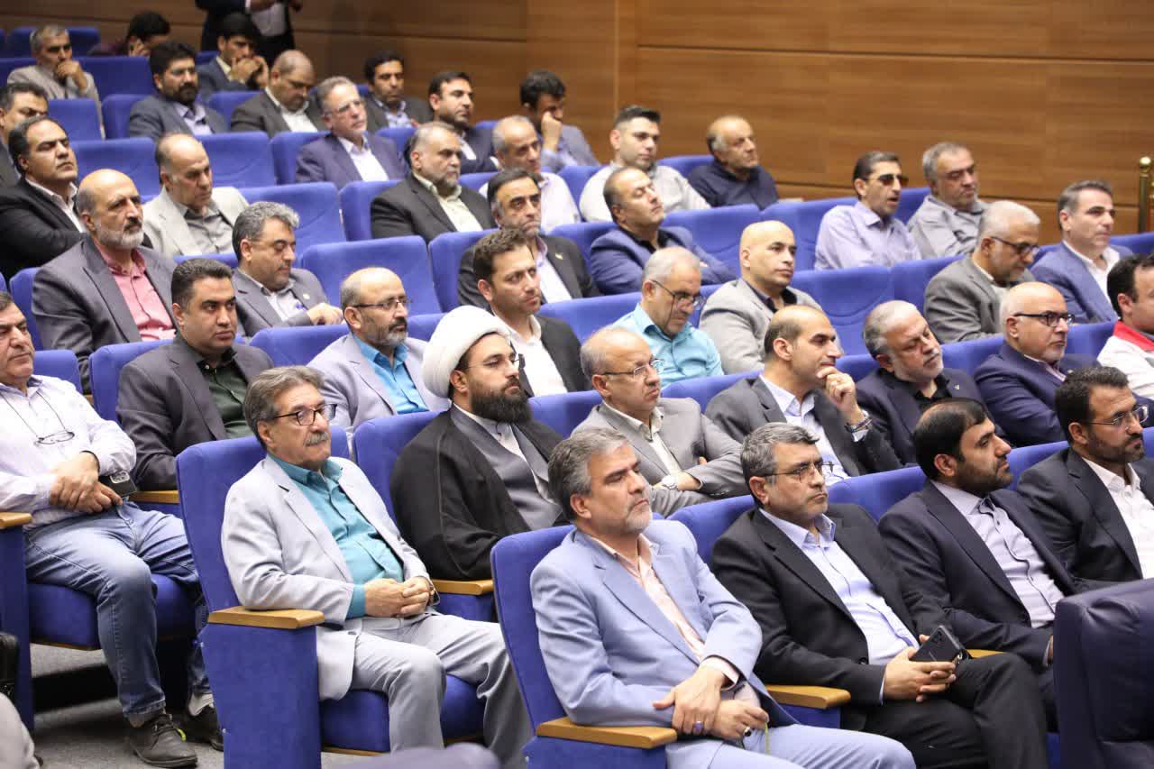 مطالبه عمومی خونخواهی رهبر شهید انقلاب(ره) با جدیت پیگیری شود