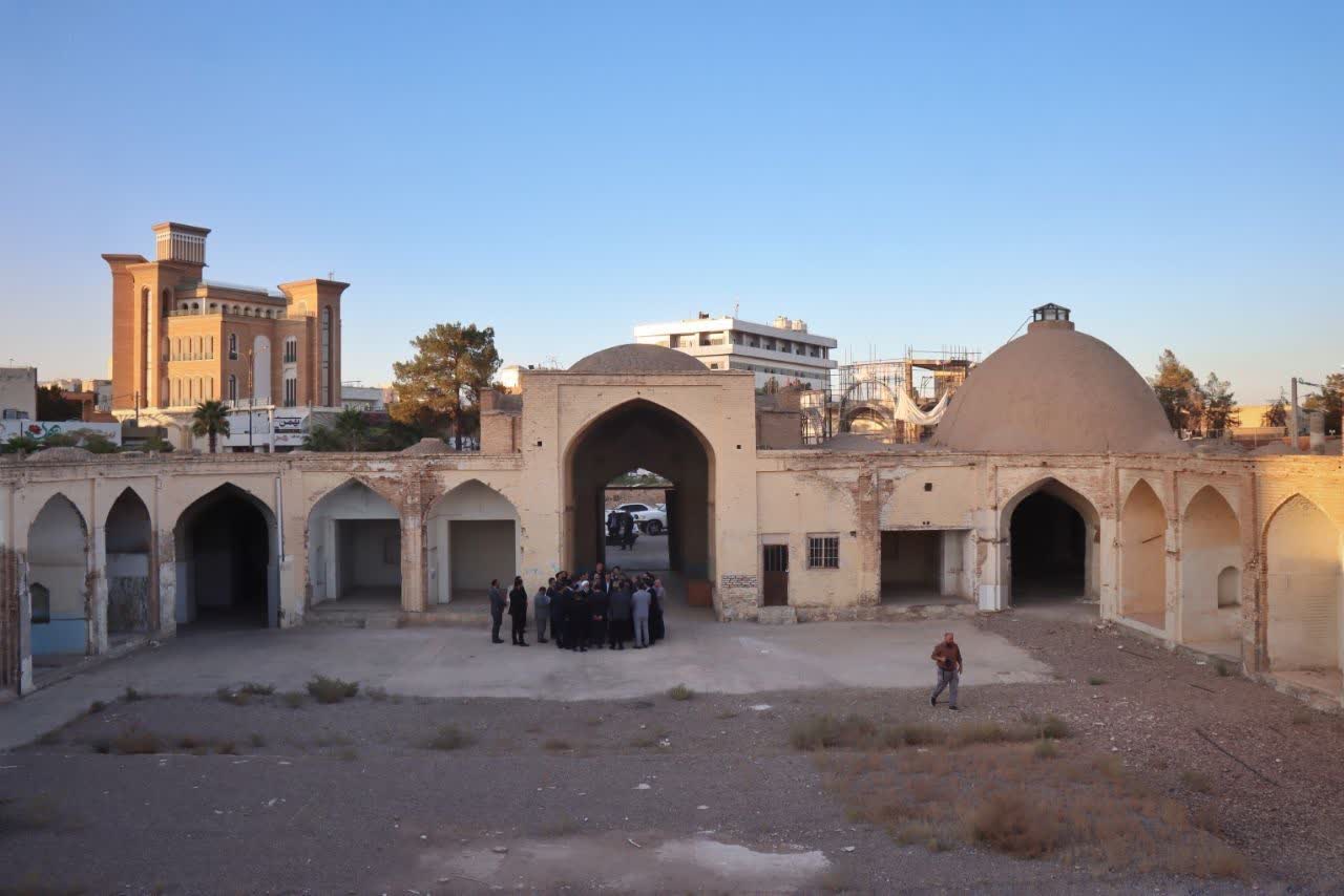 بازدید معاون حقوقی رئیس جمهور از بنای تاریخی کاروانسرای شاه عباسی سمنان