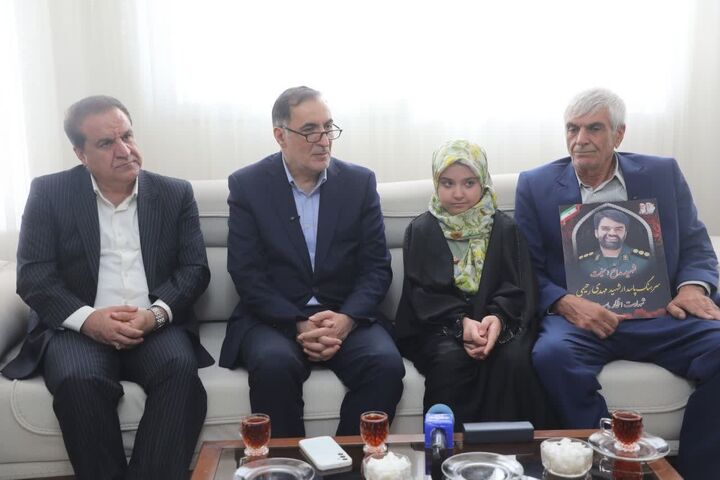 عزت و اقتدار امروز ایران مرهون ایستادگی شهدا و خانواده‌های آنان است