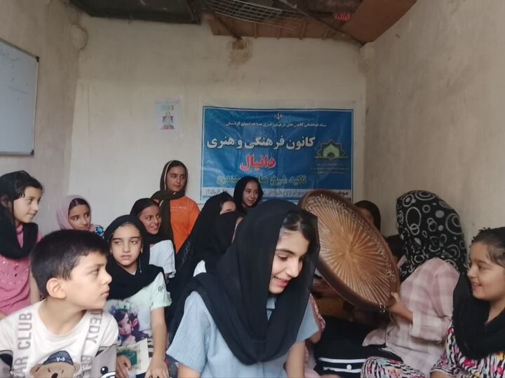 عطر نبوی در کانون فرهنگی هنری دانیال؛ برگزاری محفل صمیمی مولودی‌خوانی