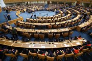 در برابر زنان، دختران و مادران سرزمینم سر تعظیم فرود می‌آورم