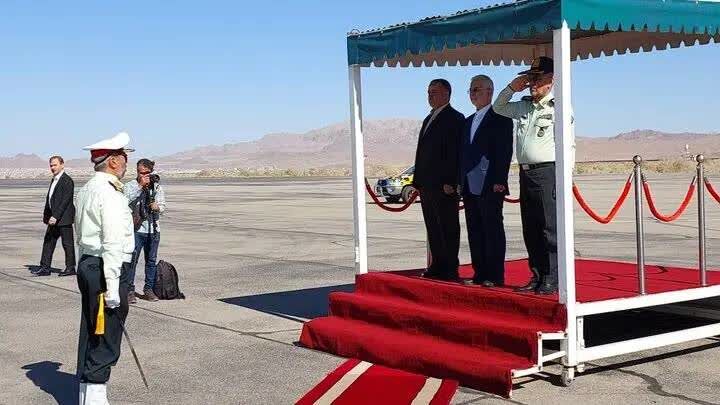 وزیر کشور وارد بیرجند شد